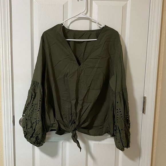 Women | Blouse | Long Sleeves - Picture 1 of 6